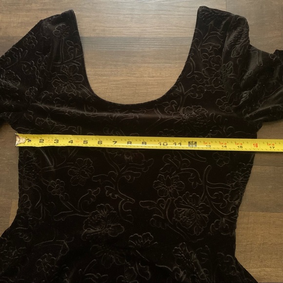 [t/o sweaters] Velvet Fit and Flare Dress - Picture 8 of 9